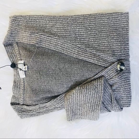 SOCIALITE TEE. - Picture 3 of 3